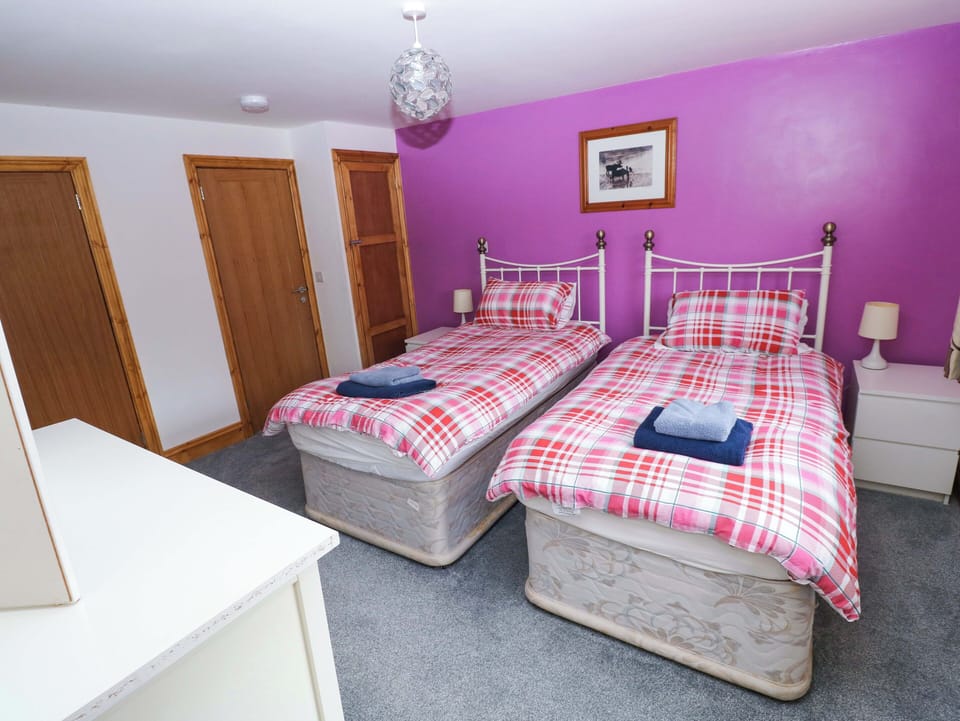 3 bedrooms, individually decorated, individually furnished, free WiFi