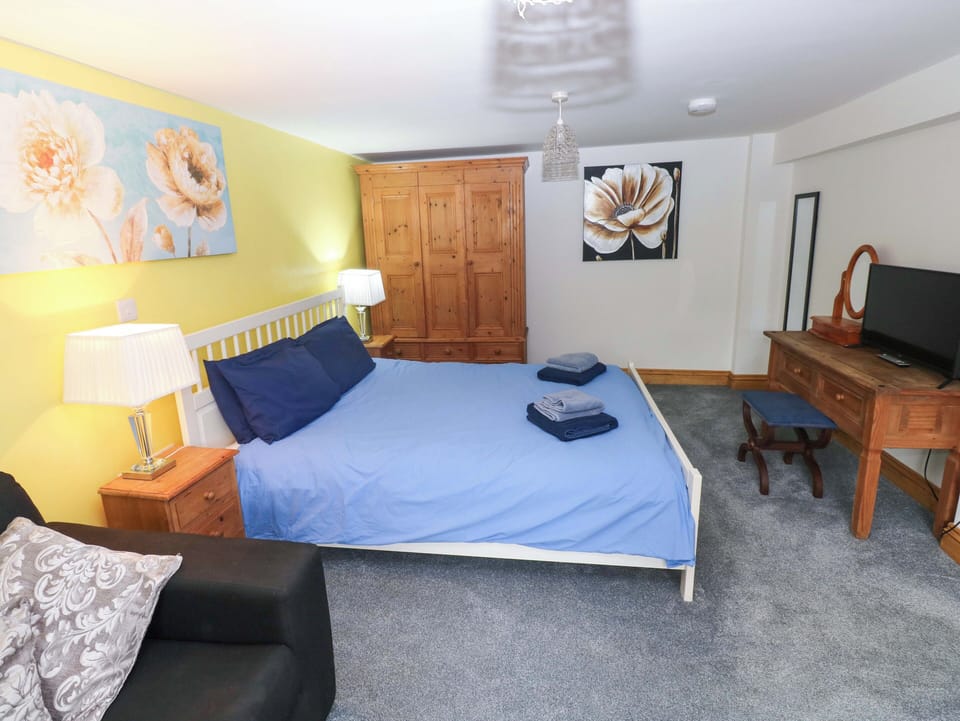 3 bedrooms, individually decorated, individually furnished, free WiFi