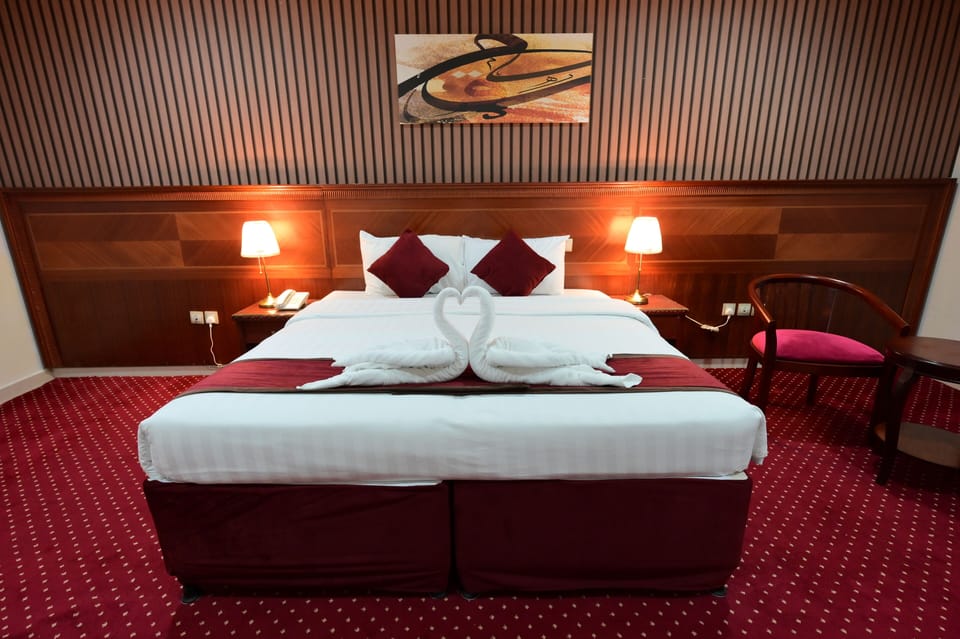 Double Room | Premium bedding, in-room safe, blackout drapes, bed sheets