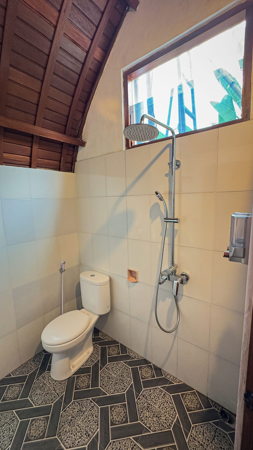 Double Room, Kitchen, Courtyard View | Bathroom | Shower, free toiletries, hair dryer, towels