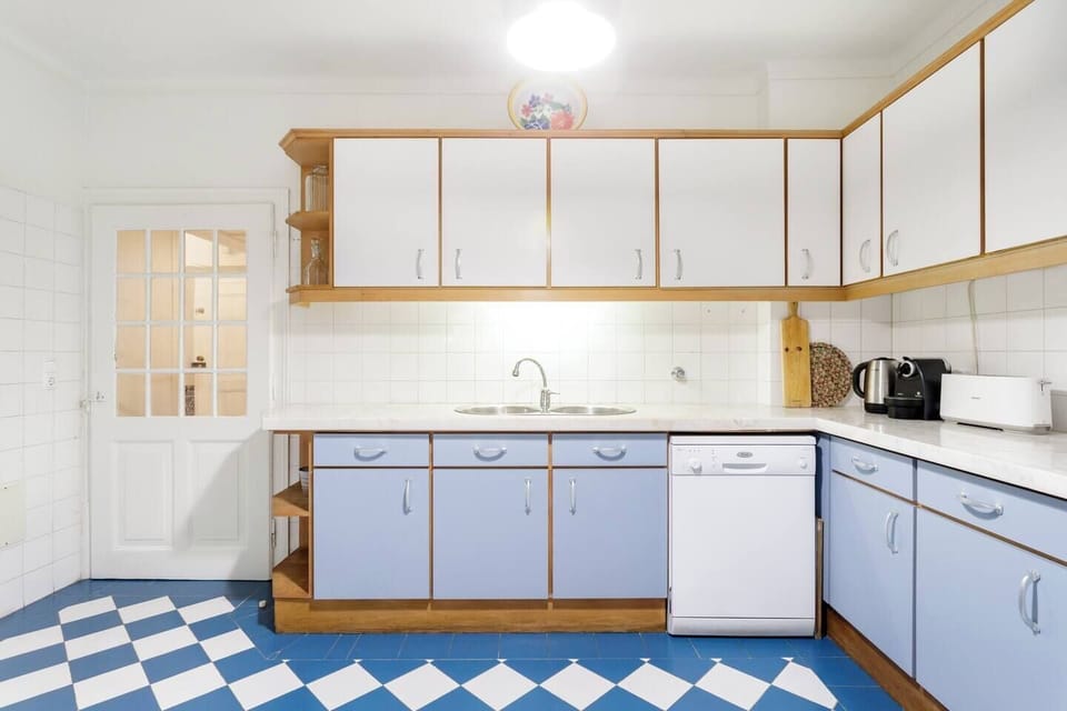 House | Private kitchen | Electric kettle, toaster