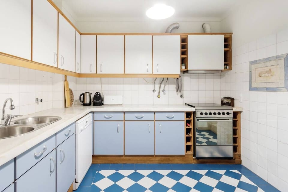 House | Private kitchen | Electric kettle, toaster
