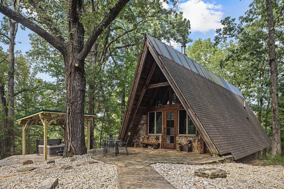 You will love exploring 150 acres of lush Kentucky Lake woods.