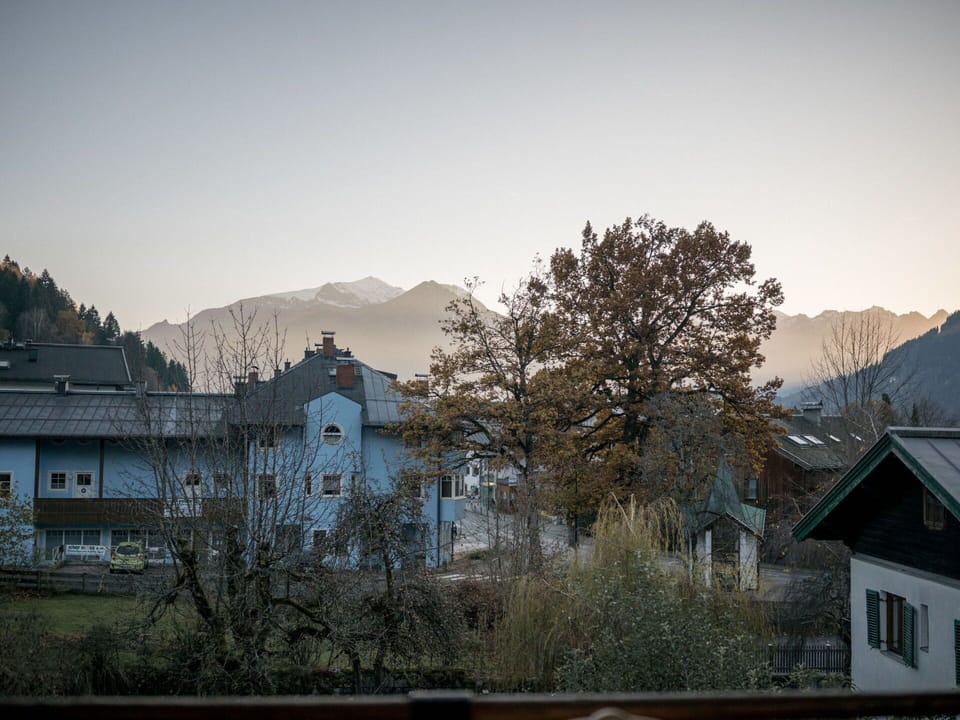 Mountainous Landforms, Mountain, Roof, Architecture, Hill, House, Mountain Range, Home, Residential Area, Hill Station