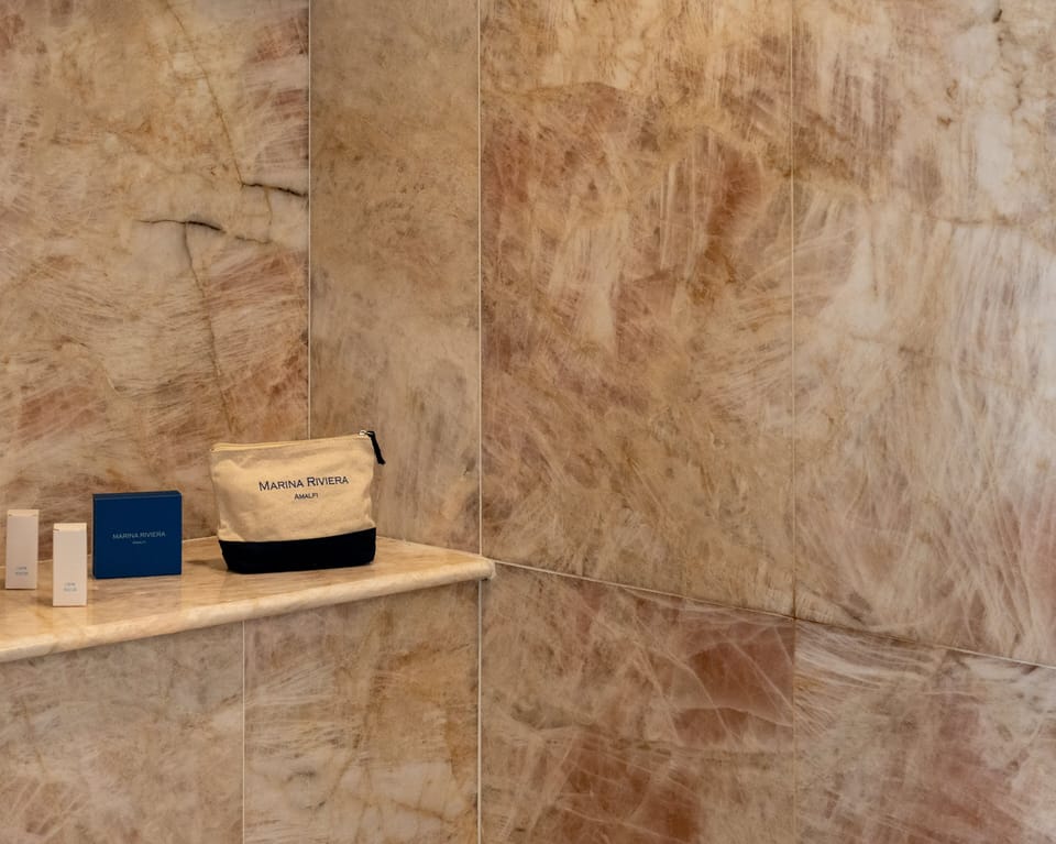 Superior Room, City View | Bathroom | Separate tub and shower, free toiletries, hair dryer, slippers