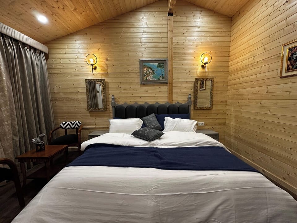 Premium Double Room, Mountain View | Desk, laptop workspace, WiFi (free)