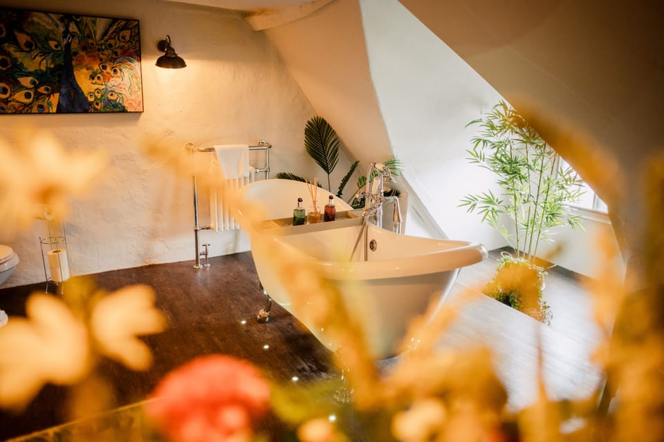 Deluxe Double Room, Private Bathroom, City View | Bathroom