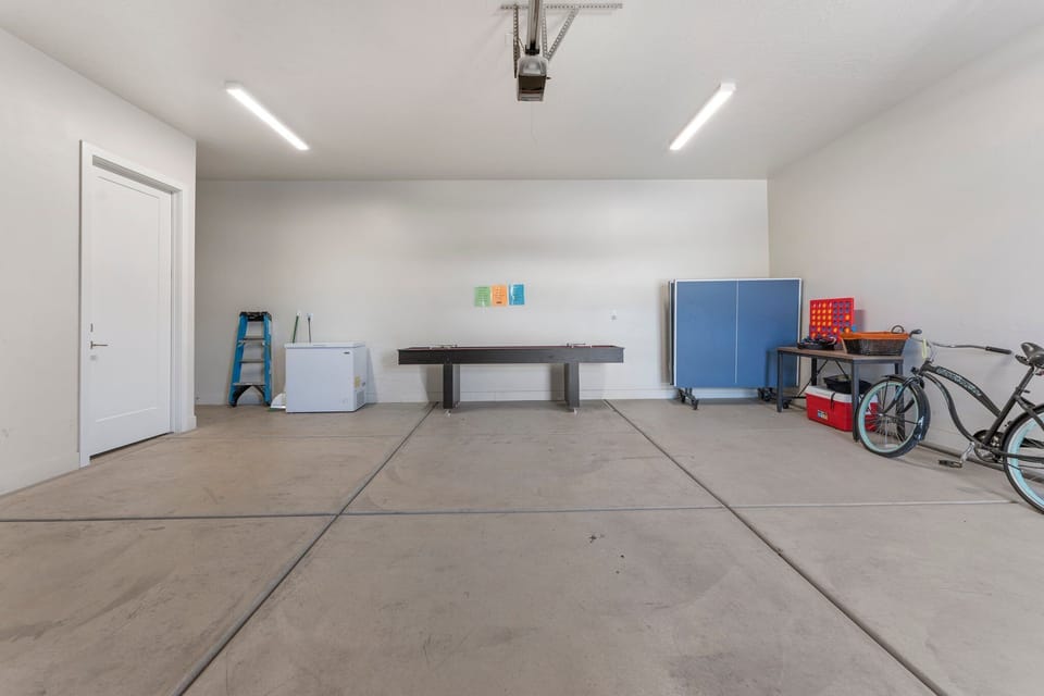 House 1: Double Car Garage