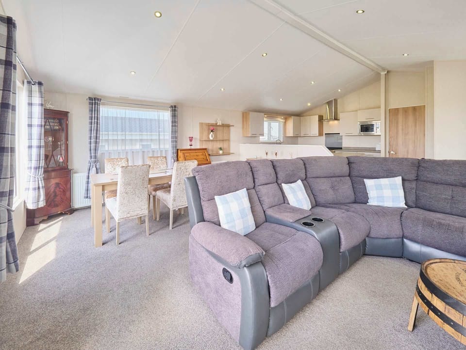 Clearwater Willey Lodge, Leysdown-on-Sea - Host & Stay