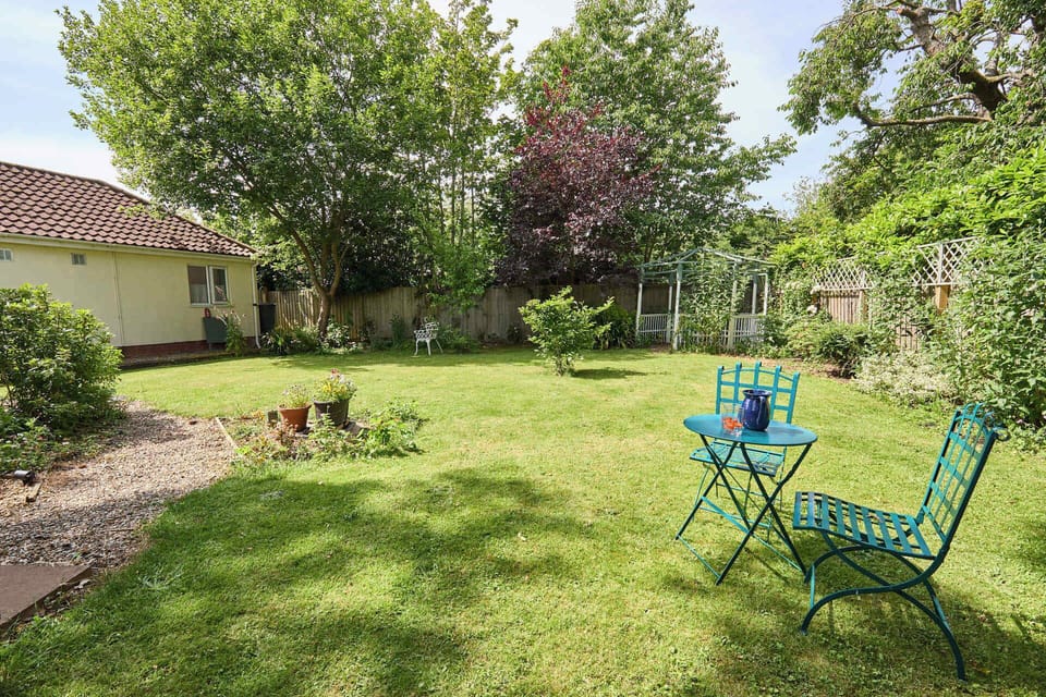 The Lodge, Briston - Host & Stay