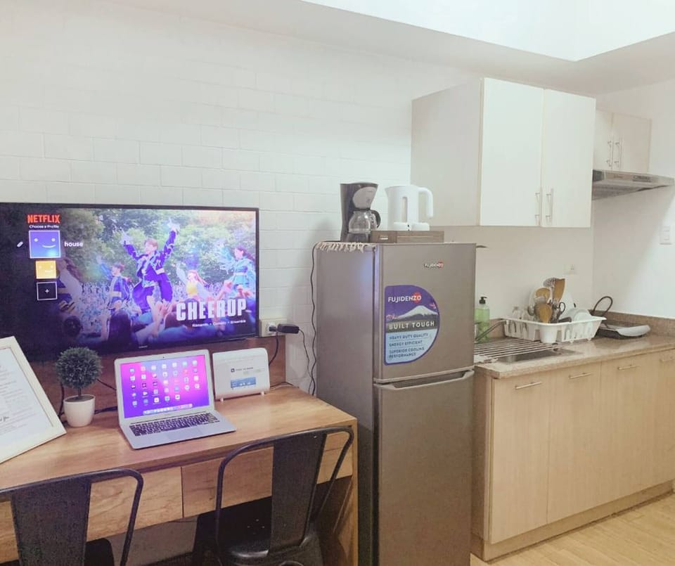 Apartment, 1 Bedroom, Balcony, City View | Interior