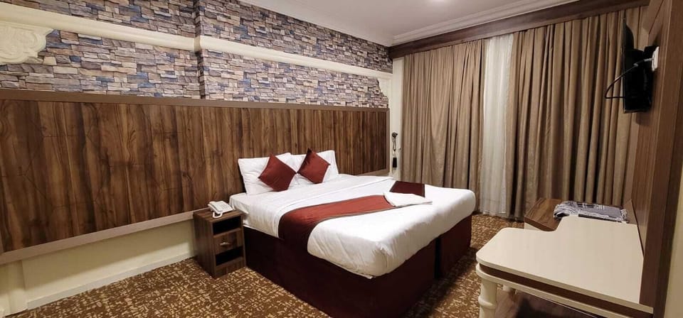 Double Room | Premium bedding, in-room safe, bed sheets