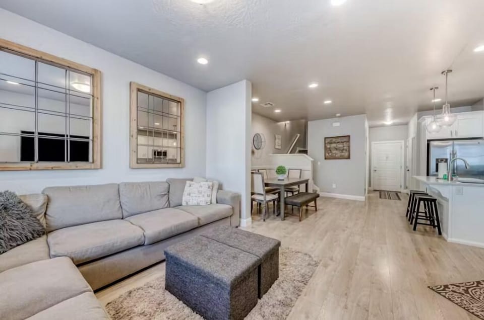 Townhome, 3 Bedrooms | Living area