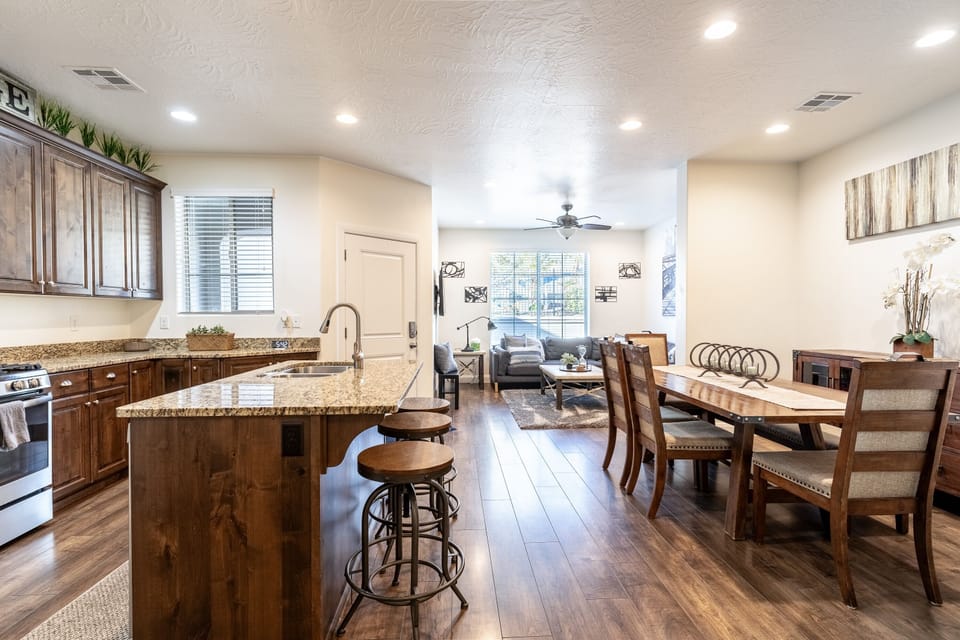 Townhome, 3 Bedrooms | Interior