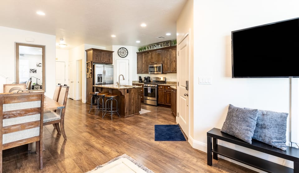 Townhome, 3 Bedrooms | Interior