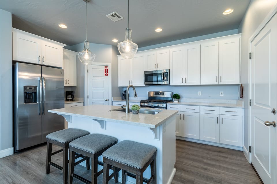 Townhome, 3 Bedrooms | Private kitchen | Coffee/tea maker, fridge, oven, toaster