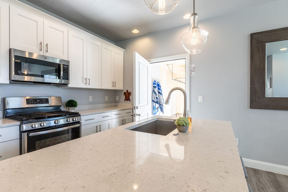 Townhome, 3 Bedrooms | Private kitchen | Coffee/tea maker, fridge, oven, toaster