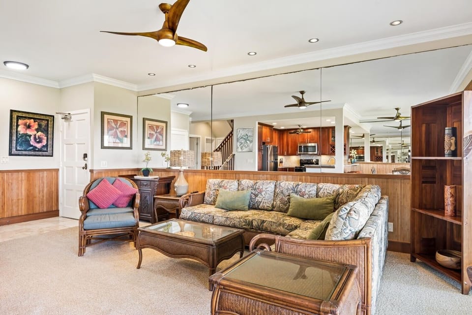 Condo, 2 Bedrooms | Living area