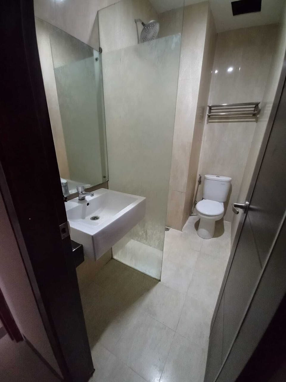 Standard Room | Bathroom | Shower, towels