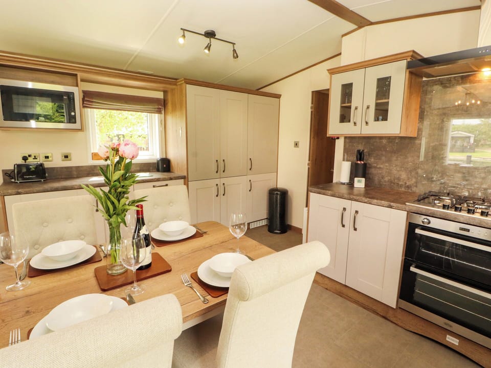 Fridge, dishwasher, cookware/dishes/utensils