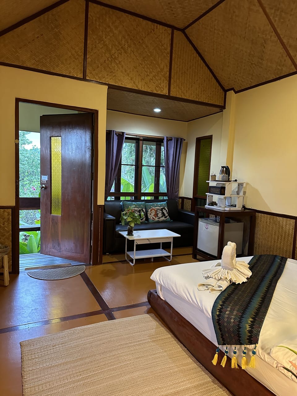 Premium bedding, down comforters, minibar, WiFi