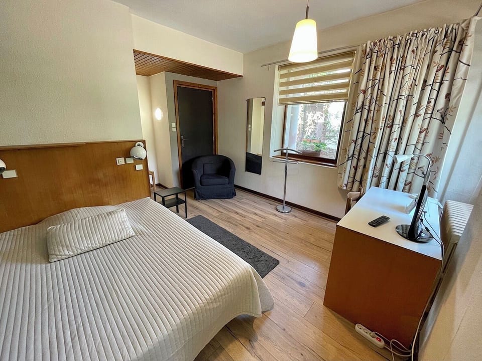 Double Room, Courtyard View | Iron/ironing board (on request), WiFi (free)