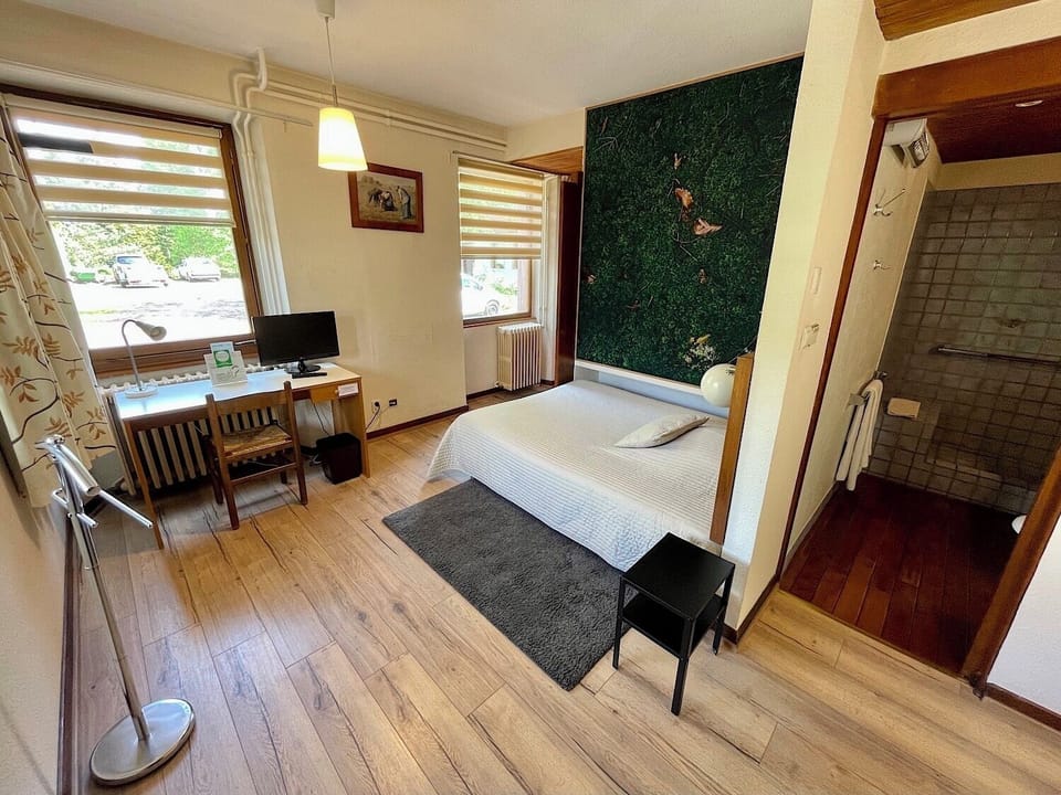 Double Room, Courtyard View | Iron/ironing board (on request), WiFi (free)