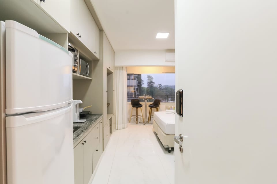 Studio | Private kitchen | Electric kettle, toaster
