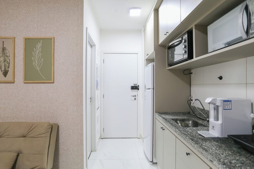 Studio | Private kitchen | Electric kettle, toaster
