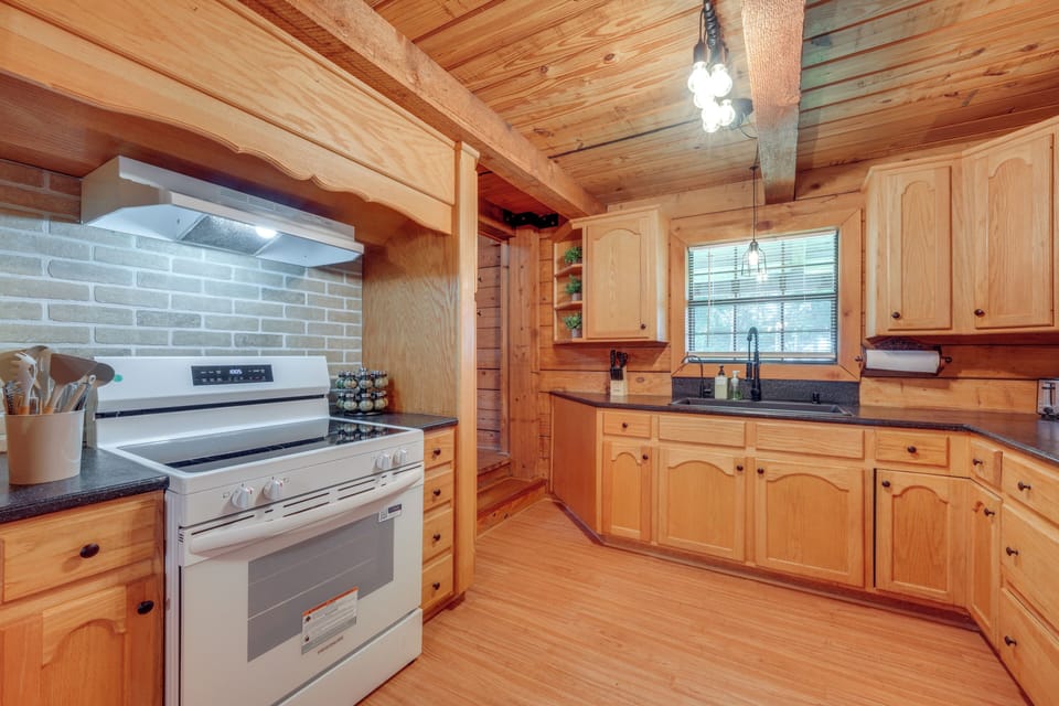 House (2 Bedrooms) | Interior