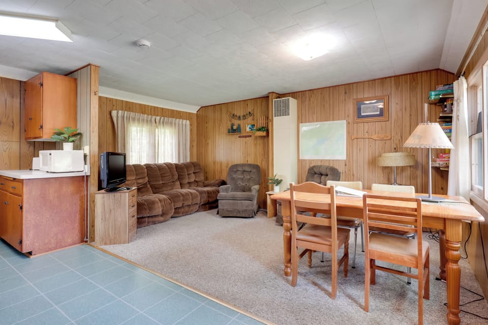 House (2 Bedrooms) | Interior