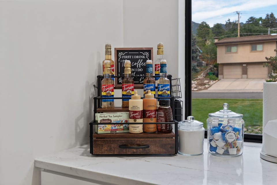 Shelf, Pantry, Furniture, Food, Cabinet