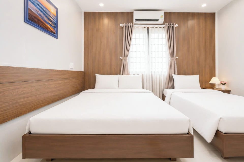 Superior Twin Room | Desk, blackout drapes, soundproofing, WiFi (free)