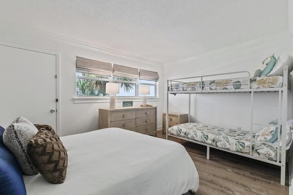 Guest bedroom
