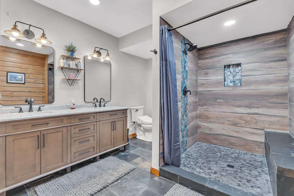 Full Ensuite Bathroom