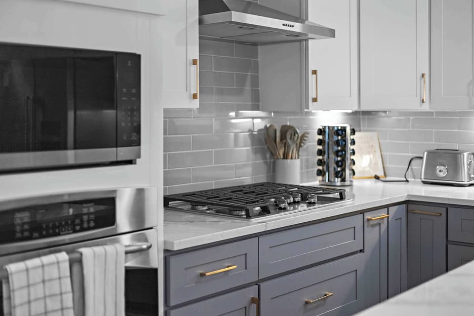 Gas stove top and gas oven to cook gourmet meals.