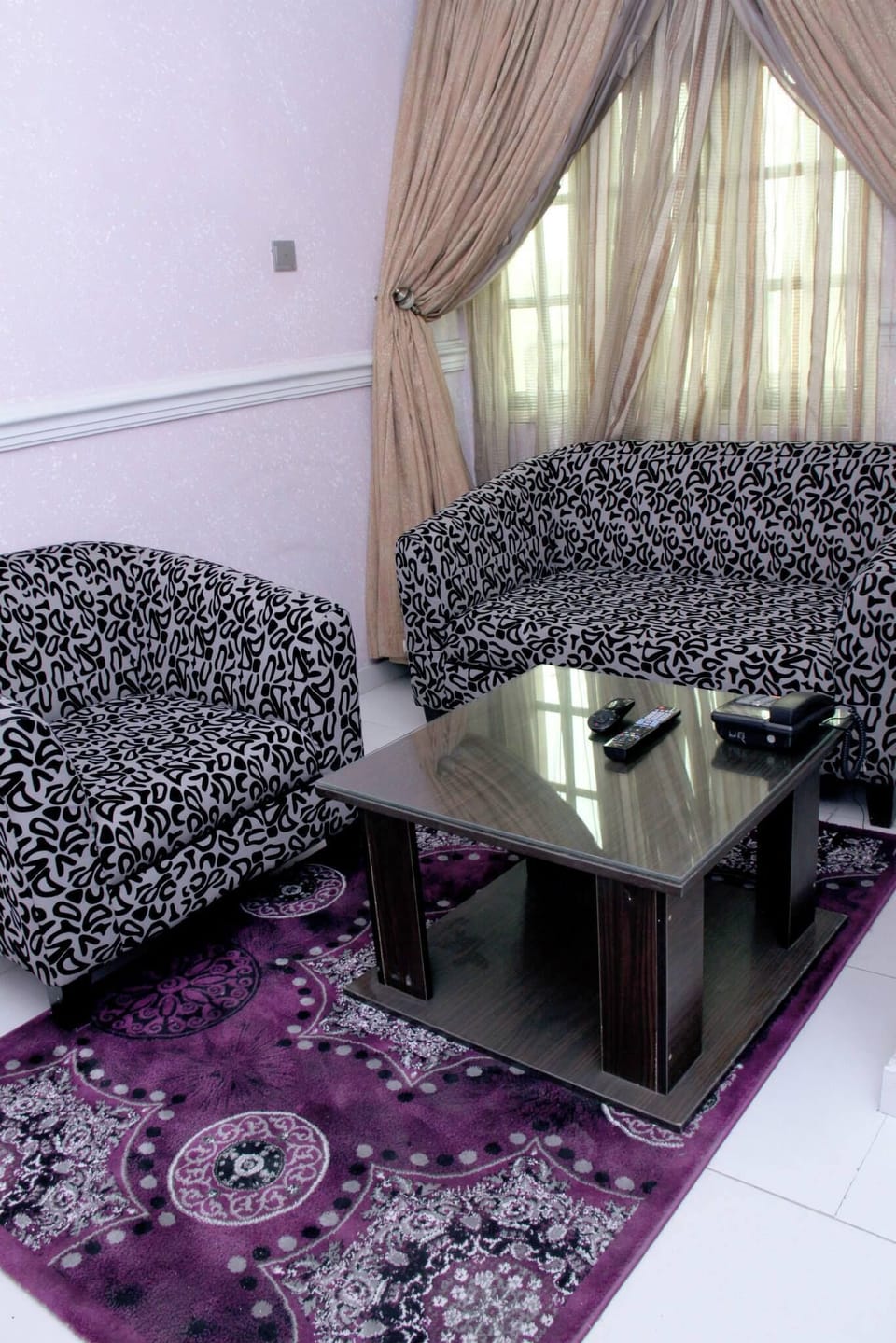 Deluxe Room, Balcony, City View | Living area