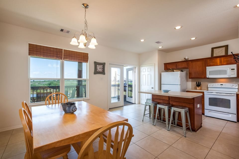 House (3 Bedrooms) | Property amenity