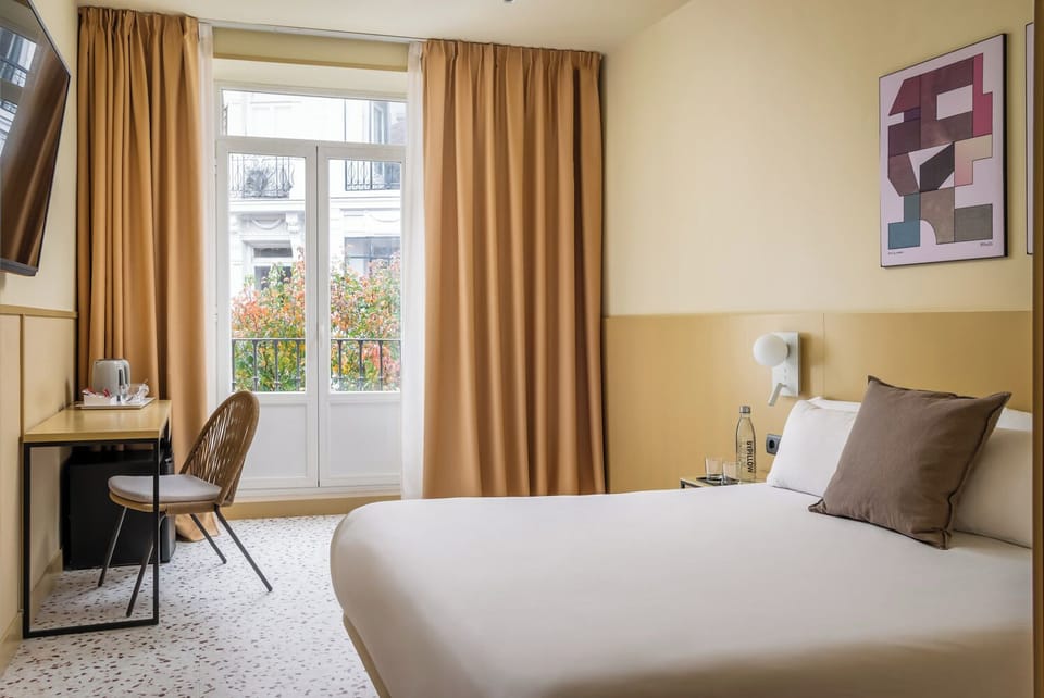 Superior Double Room | Desk, free cribs/infant beds, free WiFi, bed sheets