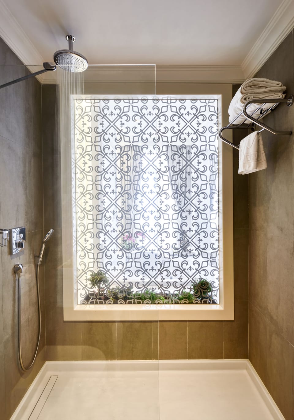 Suite, Jetted Tub | Bathroom | Shower, designer toiletries, hair dryer, slippers