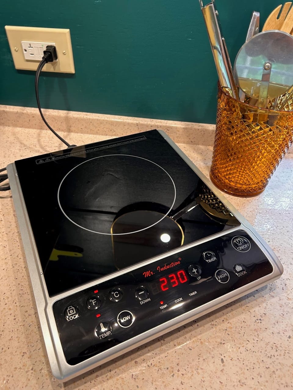 Induction cooktop with safety features