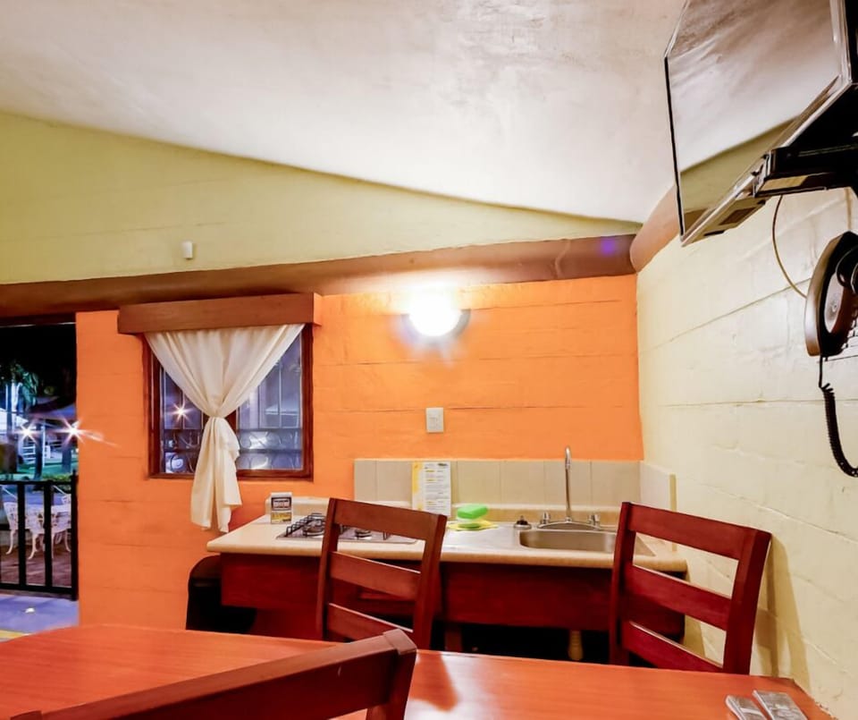 Standard Cabin, 1 Bedroom, Garden View | WiFi (free), bed sheets