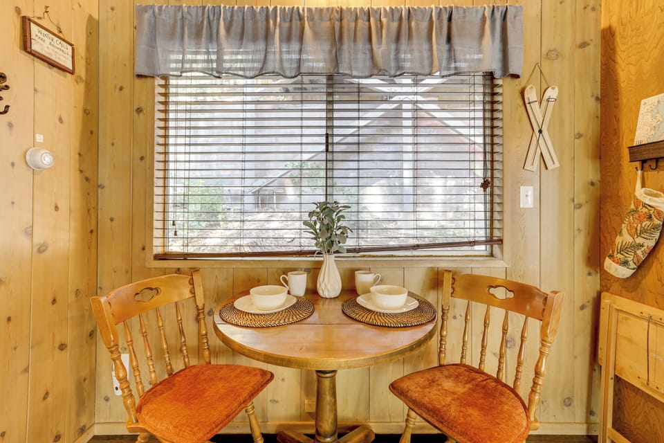 Dining Area | Main Level