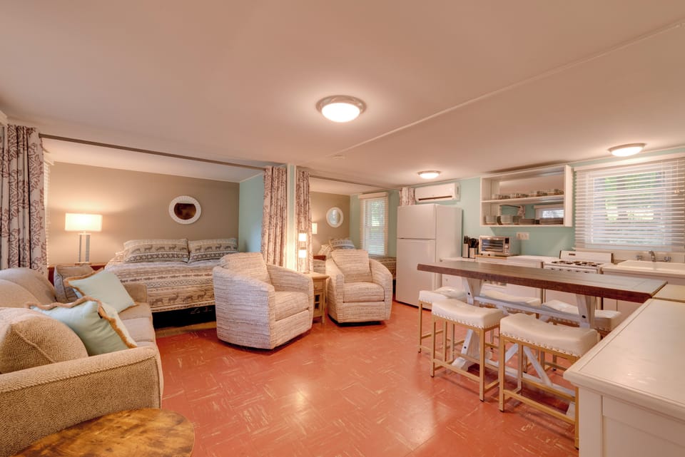 Studio | Living Space | Free WiFi | Mini Split A/C & Heating