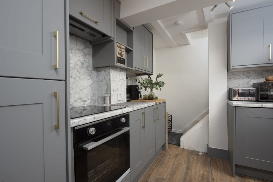 Oven, Hob, Toaster, Microwave-Fond Memories