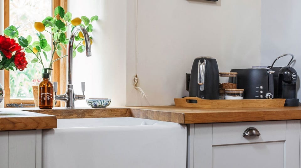 The kitchen at Lemon Tree Cottage, Cotswolds