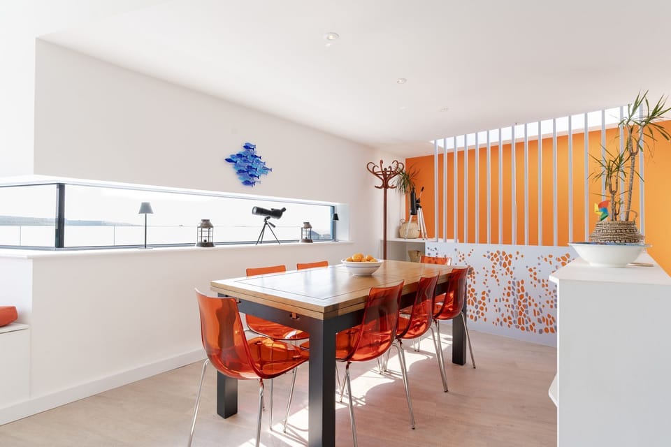 Dining room at The Blue House, Bude, Cornwall, self catering with Beach Retreats.