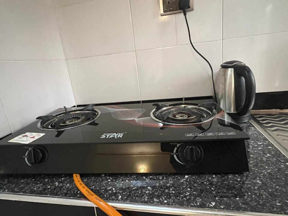 Double Room, Garden View | Private kitchen | Oven, cookware/dishes/utensils