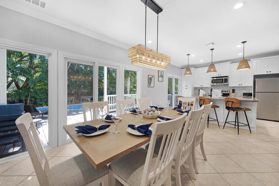 Dining room overlooking back patio
