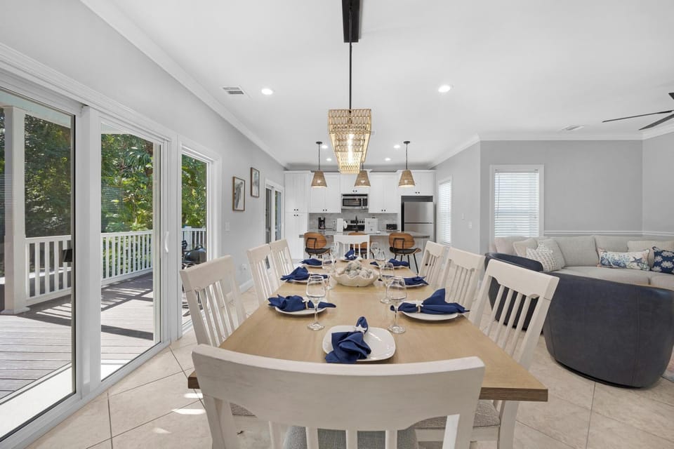 Dining room overlooking back patio